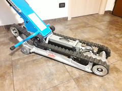 Montascale a cingoli per carrozzina per disabili, ancora in garanzia un anno